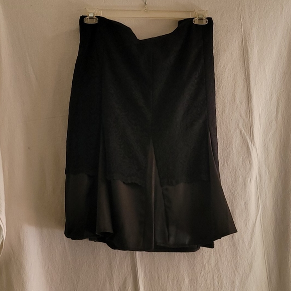 Skirt - Picture 1 of 4